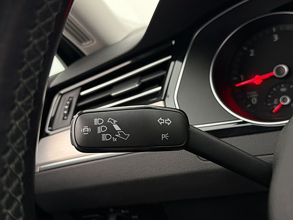 Volkswagen Passat Alltrack 27 of 30