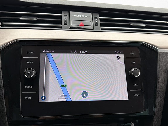 Volkswagen Passat Alltrack 16 of 30