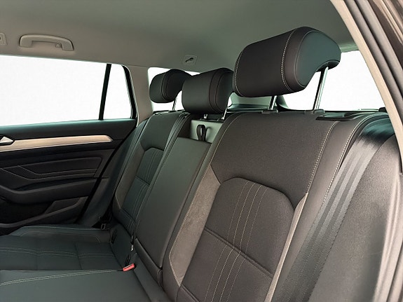 Volkswagen Passat Alltrack 15 of 30