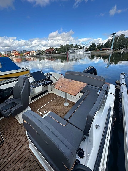 Uttern D65 Premium Edition - Mercury F200 - 2025 8 of 12
