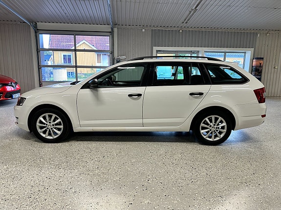 Skoda Octavia 10 of 23
