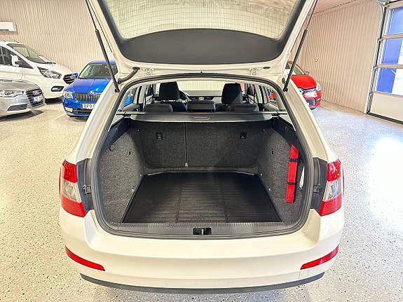Skoda Octavia 8 of 23