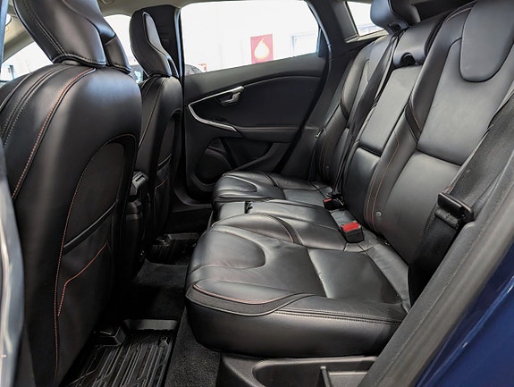 Volvo V40 Cross Country 6 of 12