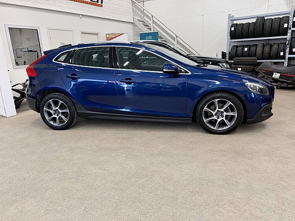 Volvo V40 Cross Country 9 of 12