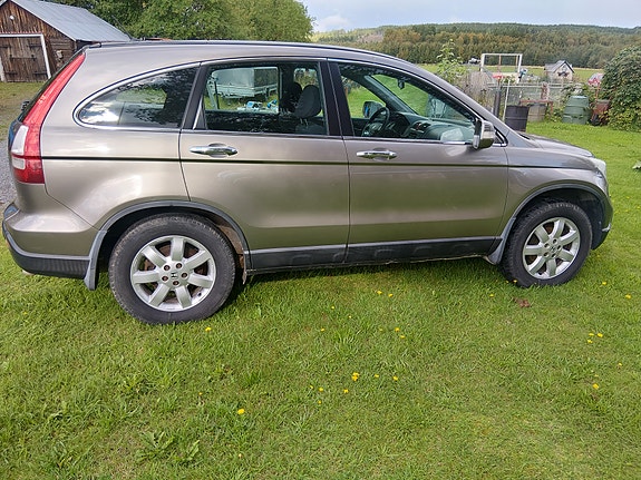 Honda CR-V 4 of 7
