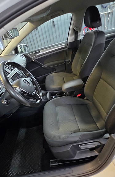 Volkswagen Golf VII 8 of 8