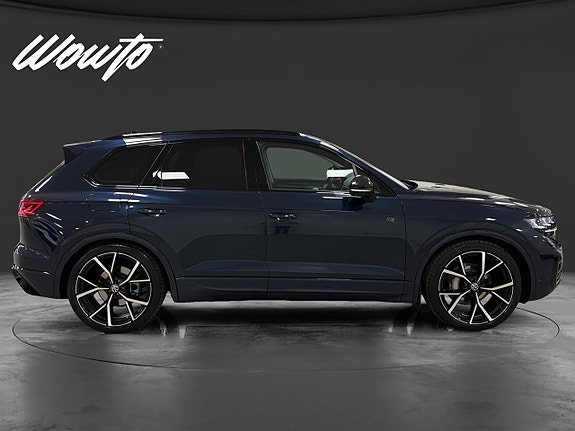 Volkswagen Touareg 3 of 24