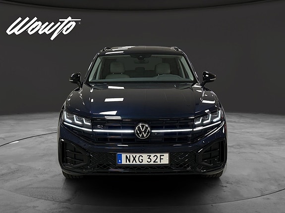 Volkswagen Touareg 2 of 24