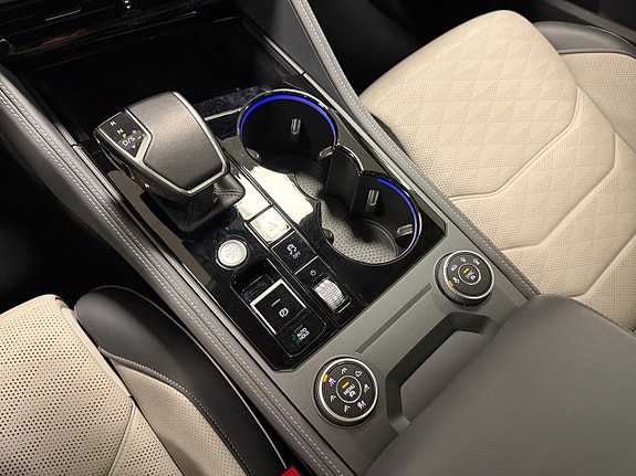 Volkswagen Touareg 16 of 24