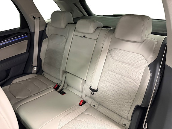 Volkswagen Touareg 12 of 24