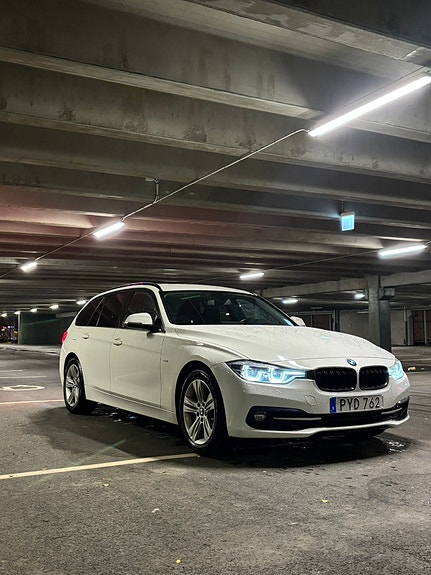 BMW 320d 2 of 11