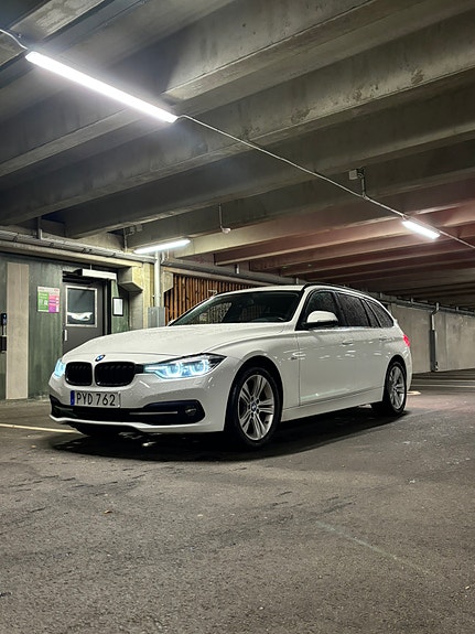 BMW 320d 3 of 11