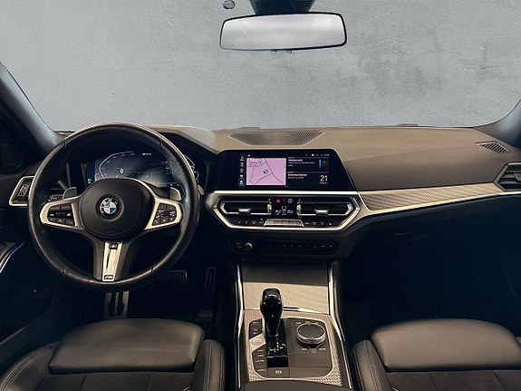 BMW 330e 12 of 27