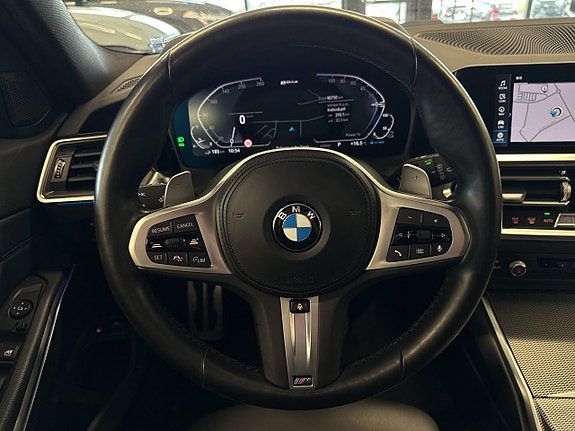BMW 330e 21 of 27