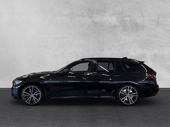 BMW 330e 2 of 27