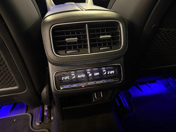 Mercedes-Benz GLE53 11 of 20