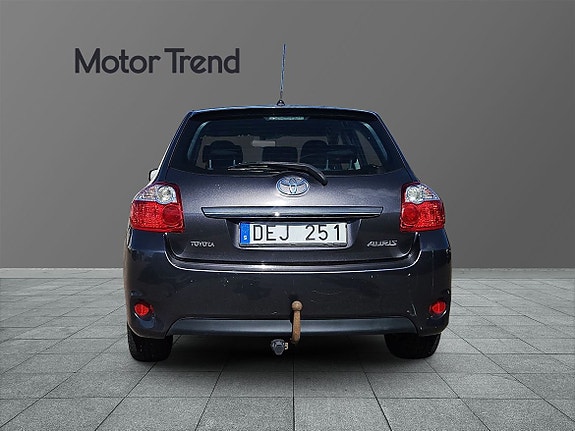 Toyota Auris 4 of 14