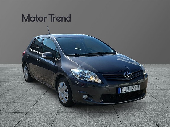 Toyota Auris 6 of 14