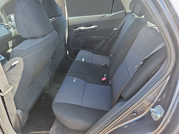 Toyota Auris 8 of 14