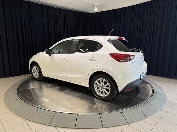 Mazda 2 4 of 12
