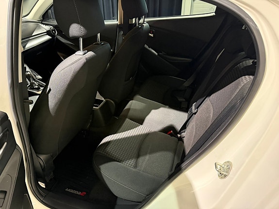 Mazda 2 12 of 12