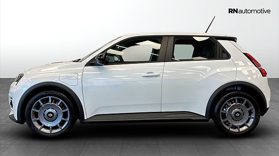 Renault 5 2 of 23