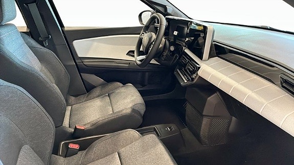 Renault 5 E-Tech 9 of 15