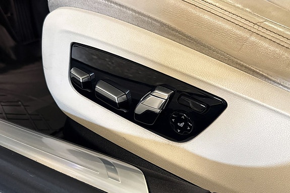 BMW 740d 18 of 29