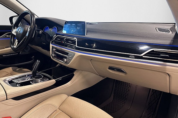 BMW 740d 9 of 29