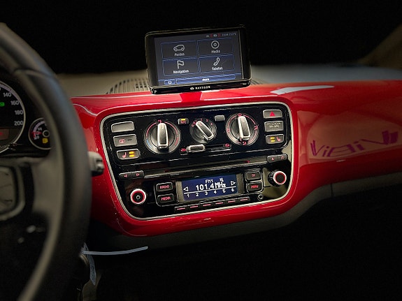 Volkswagen UP! 18 of 21