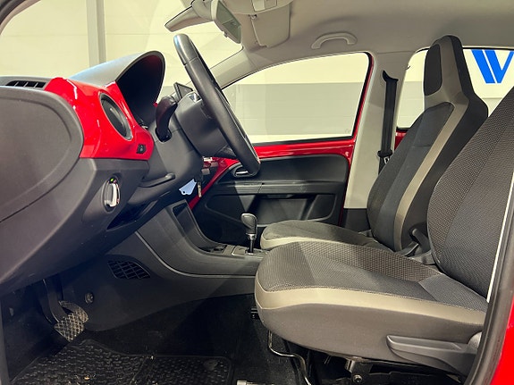 Volkswagen UP! 9 of 21