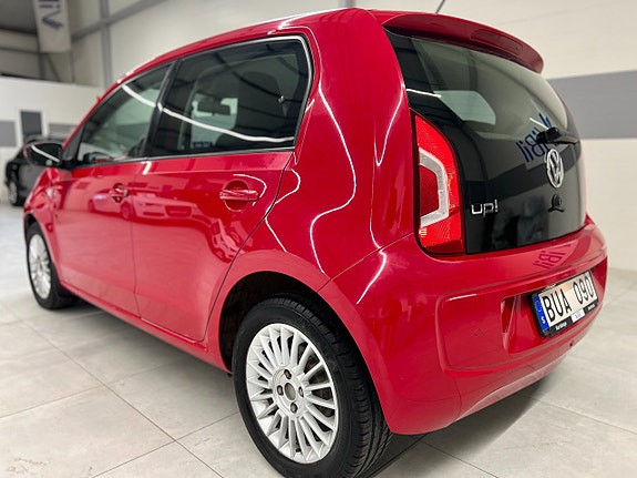 Volkswagen UP! 4 of 21