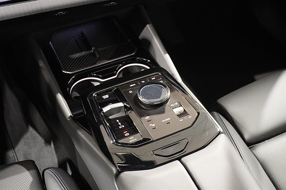 BMW i5 14 of 19