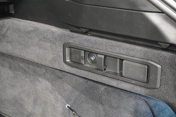 BMW i5 16 of 19