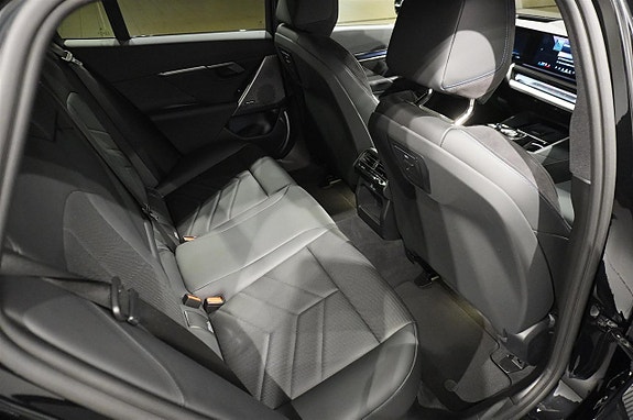 BMW i5 8 of 19