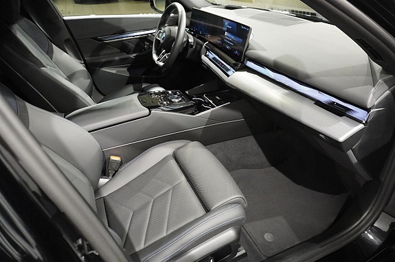 BMW i5 9 of 19
