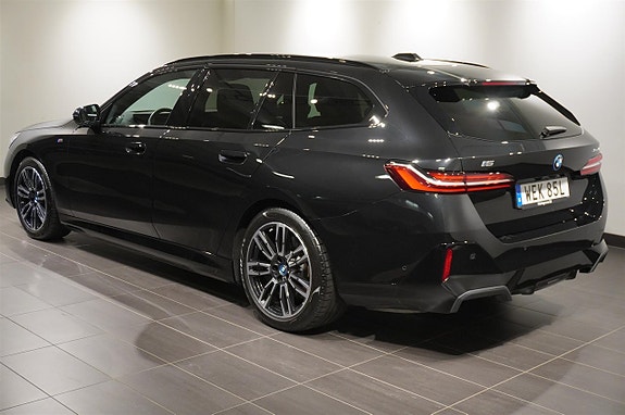 BMW i5 3 of 19