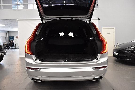 Volvo XC90 26 of 26