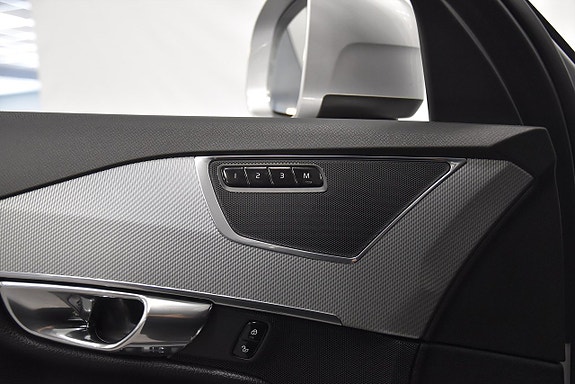 Volvo XC90 15 of 26