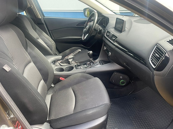 Mazda 3 3 of 4