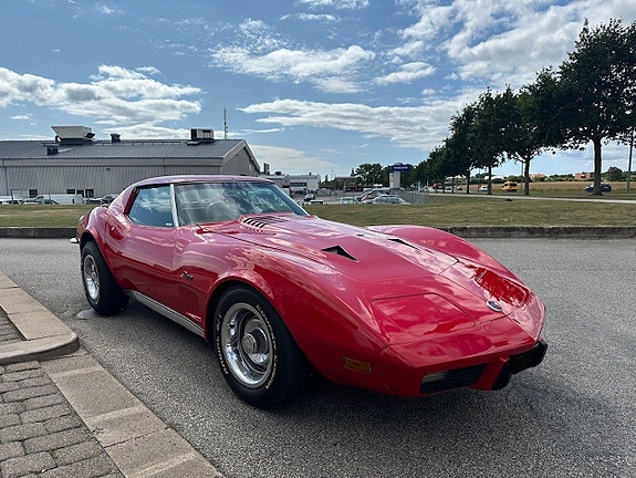 Chevrolet Corvette 3 of 7