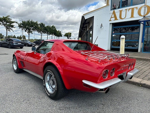 Chevrolet Corvette 4 of 7