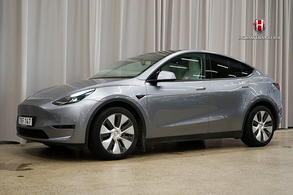 Tesla Model Y 4 of 22