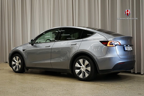 Tesla Model Y 5 of 22