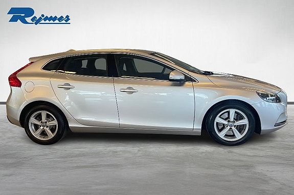 Volvo V40 7 of 20