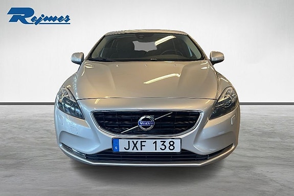 Volvo V40 3 of 20