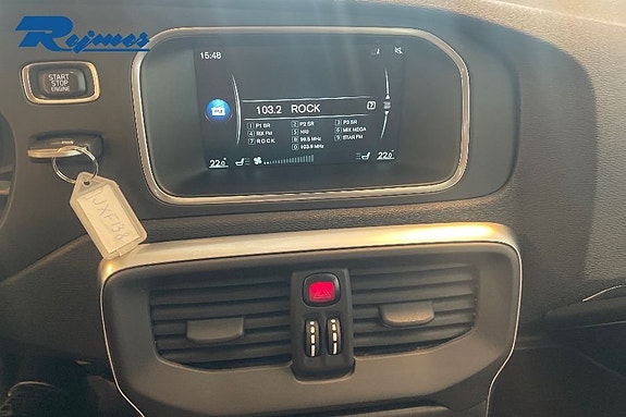 Volvo V40 12 of 20