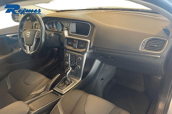 Volvo V40 9 of 20