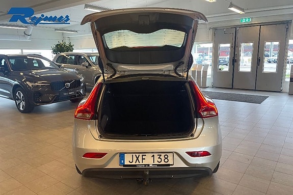 Volvo V40 18 of 20