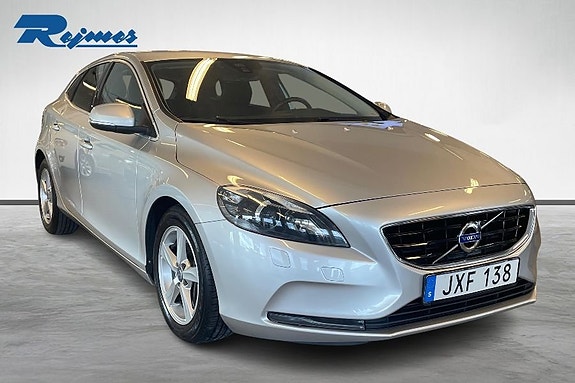 Volvo V40 2 of 20